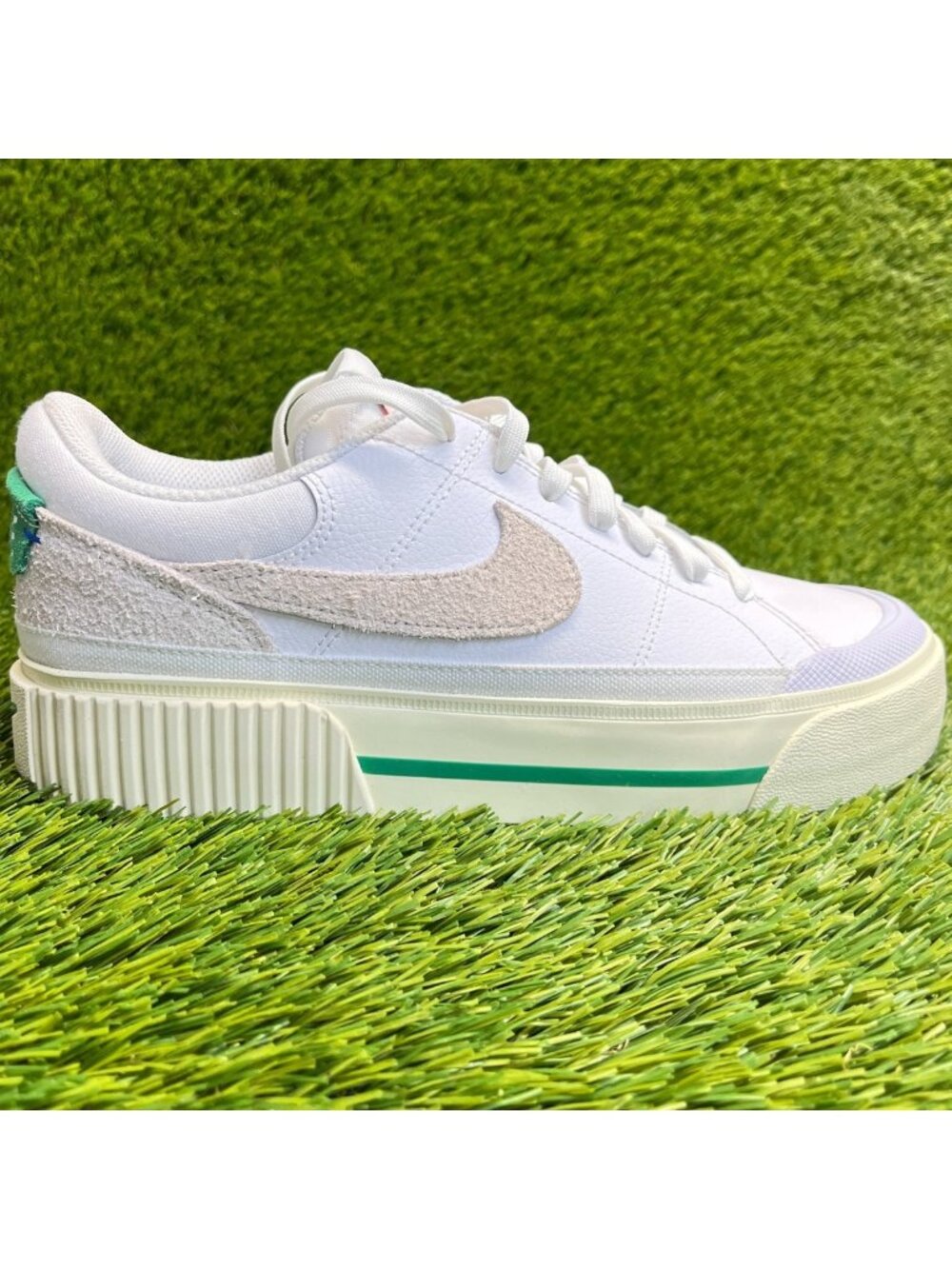 Nike Court Legacy Lift Womens Size 8.5 White Green Athletic Shoes Sneakers